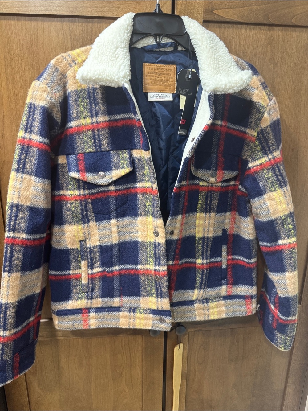 NWT Levi’s men’s Navy, Cream & Red Plaid Sherpa Collar Jacket size Medium